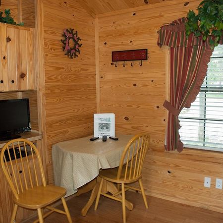Medina Lake Camping Resort Cabin 3 Lakehills Экстерьер фото