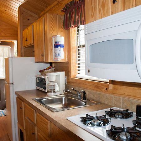 Medina Lake Camping Resort Cabin 3 Lakehills Экстерьер фото